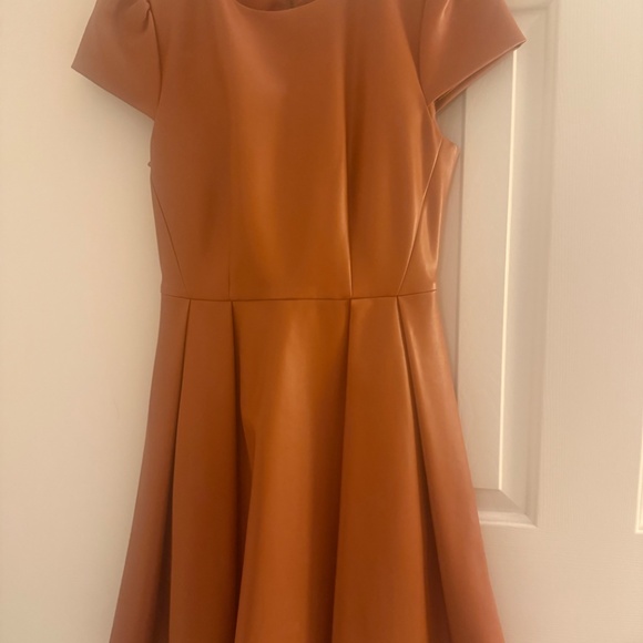 Cognac Leather dress with flirty flared pleated skirt - Picture 5 of 6